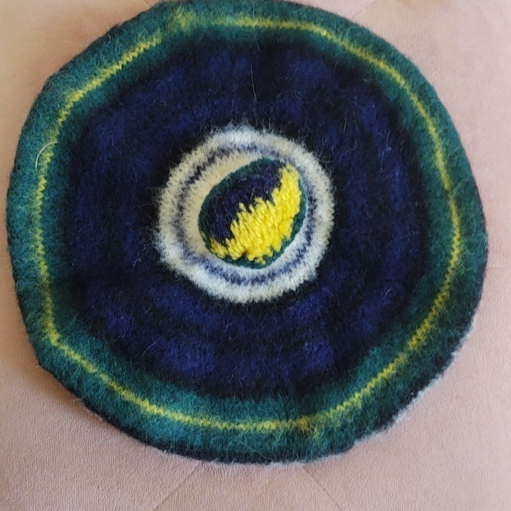 Robert Mackie of Scotland Wool Beret - Picture 2 of 6